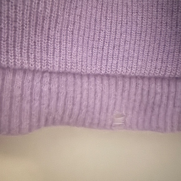 R898 Lavender Knit Hoodie – Size M - Picture 2 of 7